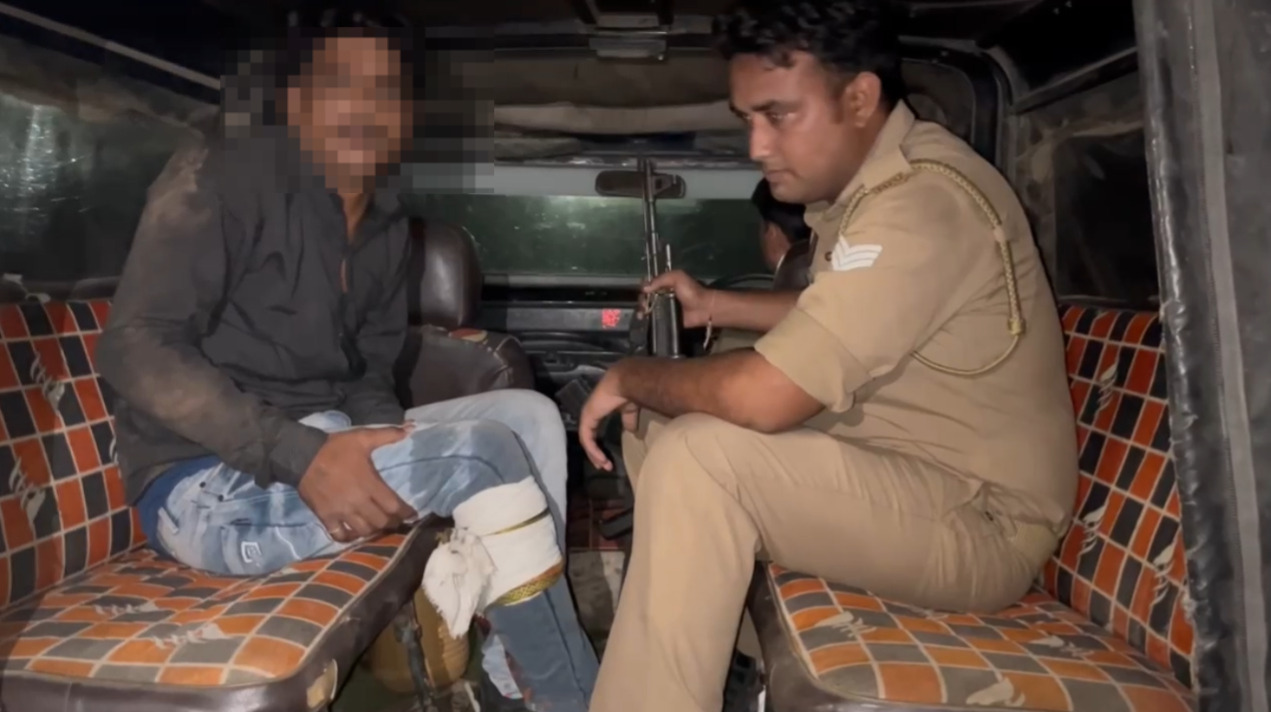 आगरा पुलिस ने बना दिया लंगडा...