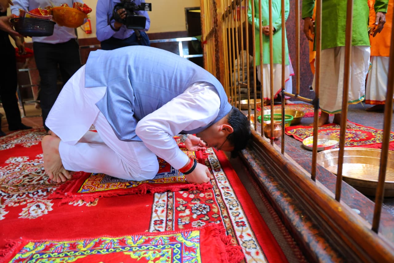 चारधाम यात्रा पर आए श्रद्धालु ने  मुख्यमंत्री को कहा “हिंदू हृदय सम्राट”