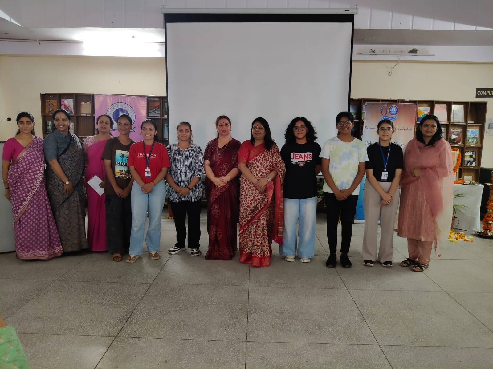 75,000 से अधिक बुक्स वाली कनोड़िया कॉलेज की लाइब्रेरी में ओरिएंटेशन