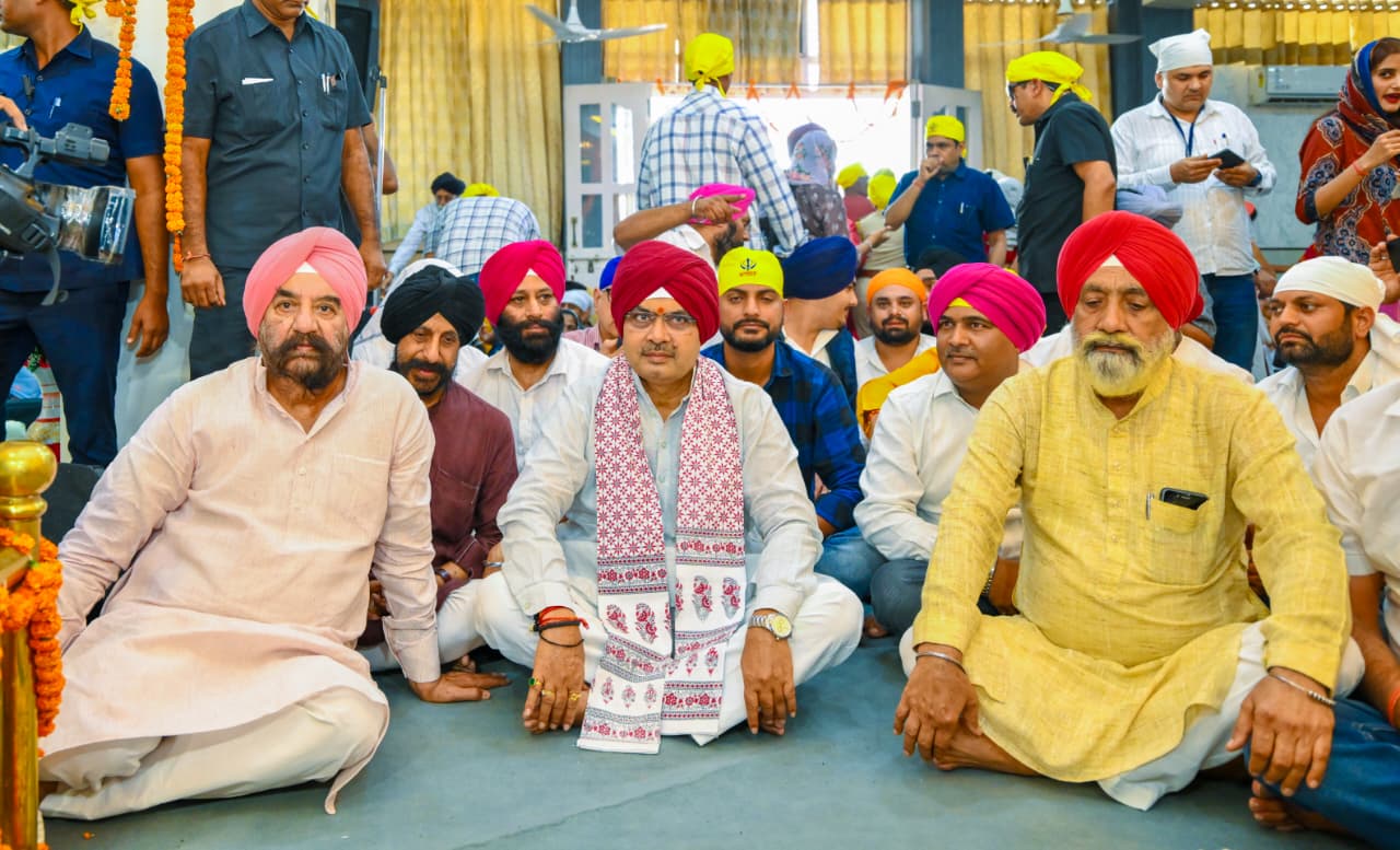मुख्यमंत्री भजन लाल शर्मा ने गुरुद्वारे में टेका मत्था