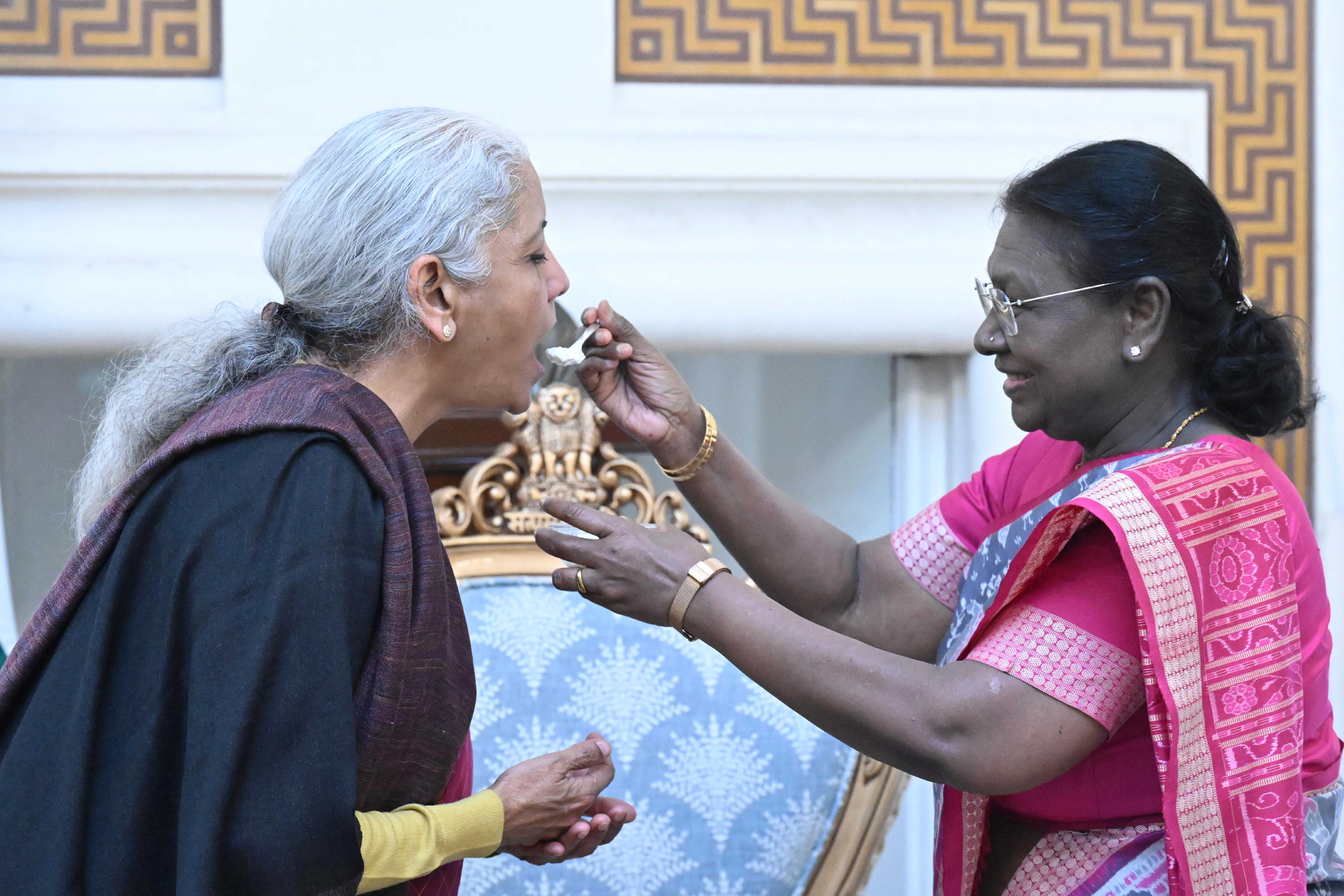 वित्त मंत्री  निर्मला सीतारमण रिकॉर्ड लगातार 9वीं बार बजट पेश करने वाली वित्त मंत्री