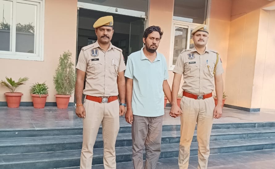 35 हजार में 10वीं पास की फर्जी मार्कशीट देने वाला फर्जी