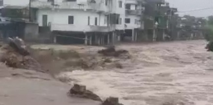 मानसून ने पकड़ी रफ्तार, MP-गुजरात में एंट्री, मुंबई में मूसलाधार बारिश से जनजीवन प्रभावित