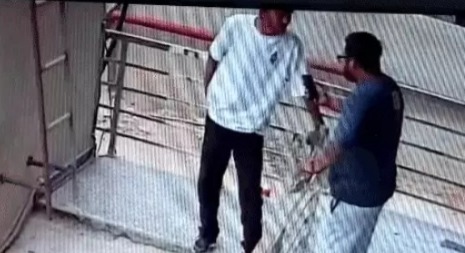 राजीनामे से इनकार पर मोबाइल शॉप संचालक पर चाकू से हमला
