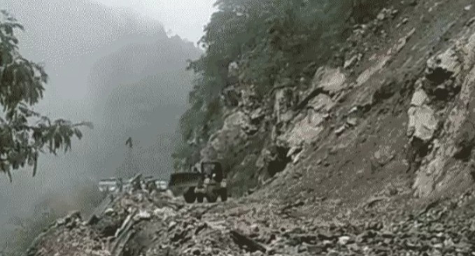 कई राज्यों में भारी बारिश; उत्तराखंड में लैंडस्लाइड, राजस्थान में मकान ढहा