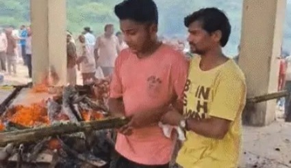 धौलपुर में एक साथ उठीं 6 अर्थियां, सड़क हादसों ने शहर को रुलाया