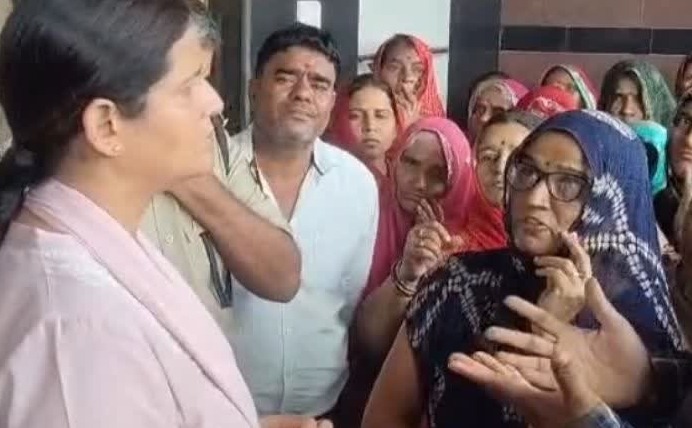 उदयपुर में बुजुर्ग दंपती के शव बक्से में मिले, हत्या की आशंका