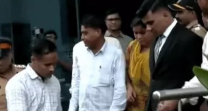 IIT बॉम्बे छात्र साहिल वाकोडे के माता-पिता आजाद मैदान में भूख हड़ताल पर बैठे