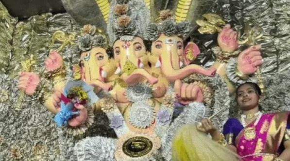उदयपुर में गणपति बप्पा को पहनाई 6 करोड़ के नोटों की पोशाक