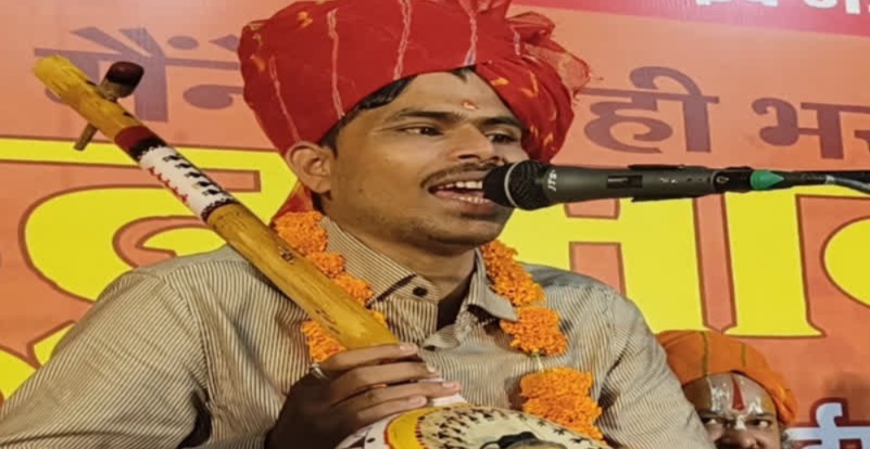 जयपुर के हनुमान मंदिर में गूंजे ‘हनुमान अंश’ के भजन, सुनील लोधी ने दी लाइव प्रस्तुति