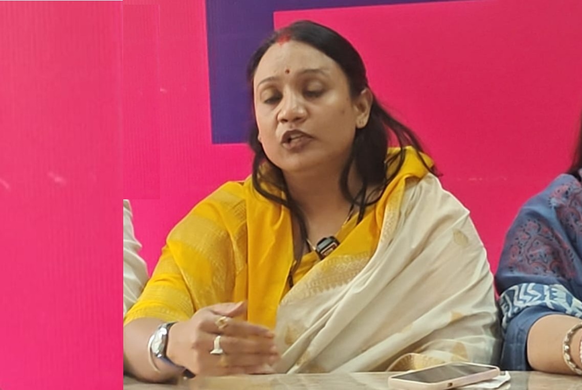 महिला प्रोफेसर ने यूनिवर्सिर्टी की 1.80 लाख की नौकरी छोड़कर पकड़ी सनातन की राह