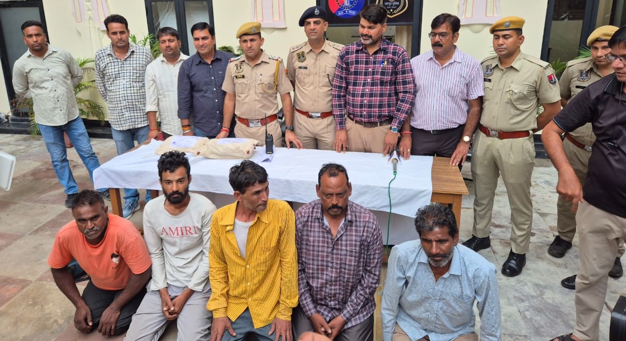 ‘दो घूंट’ लगाकर उगल दिया करोड़ों के खजाने का राज